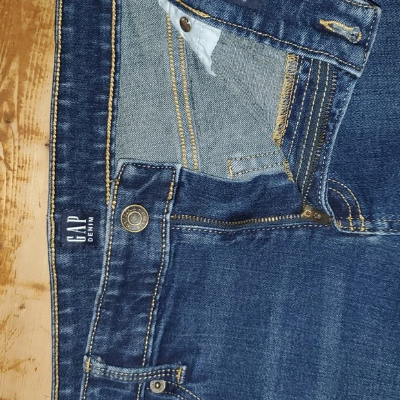 Gap Jeans - Picture 2 of 5